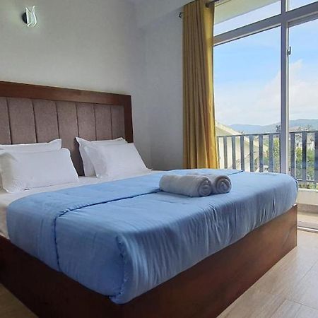 Green Mount View Two Bed Room Apartment Нувара Елия Екстериор снимка