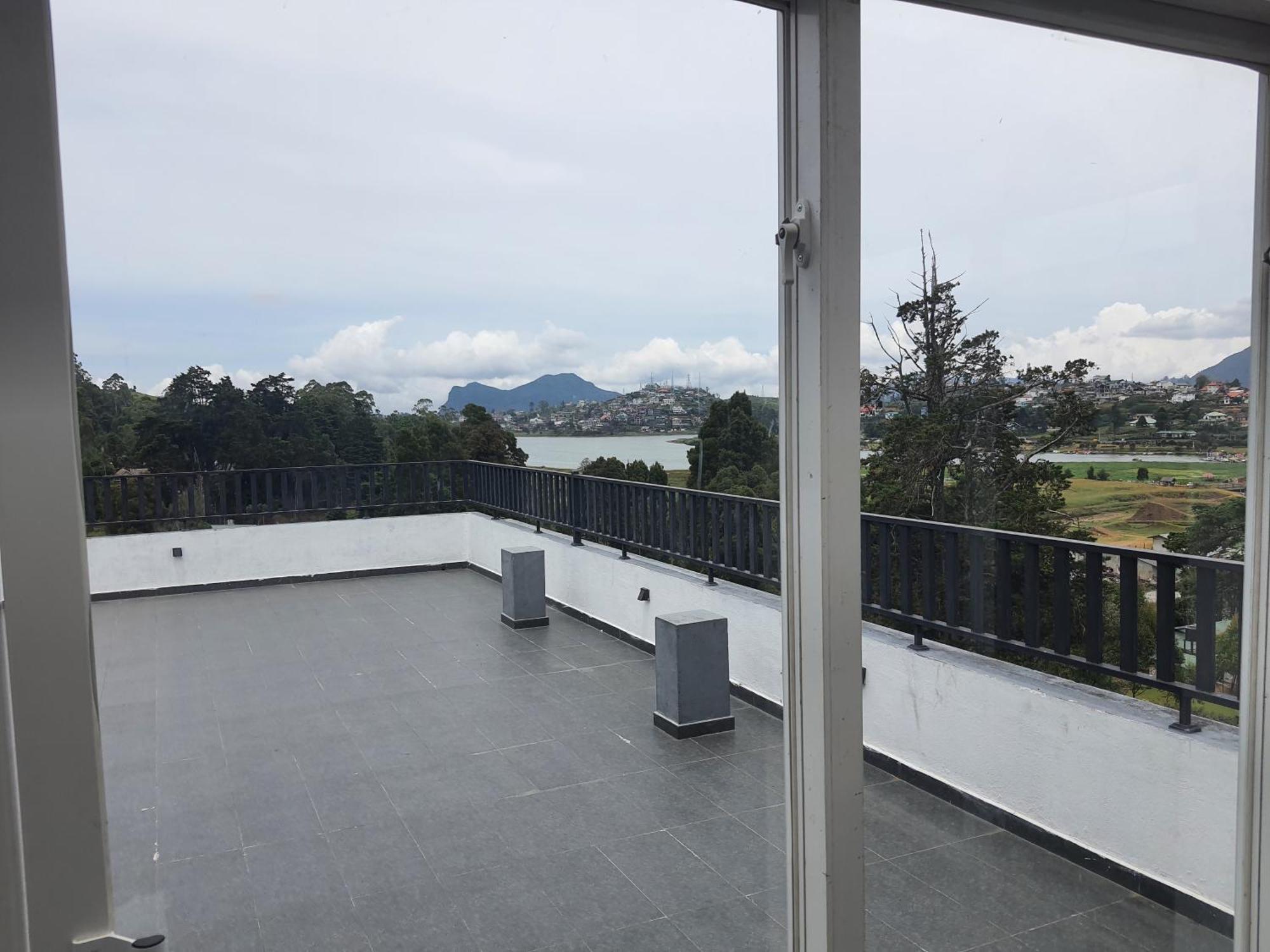 Green Mount View Two Bed Room Apartment Нувара Елия Екстериор снимка